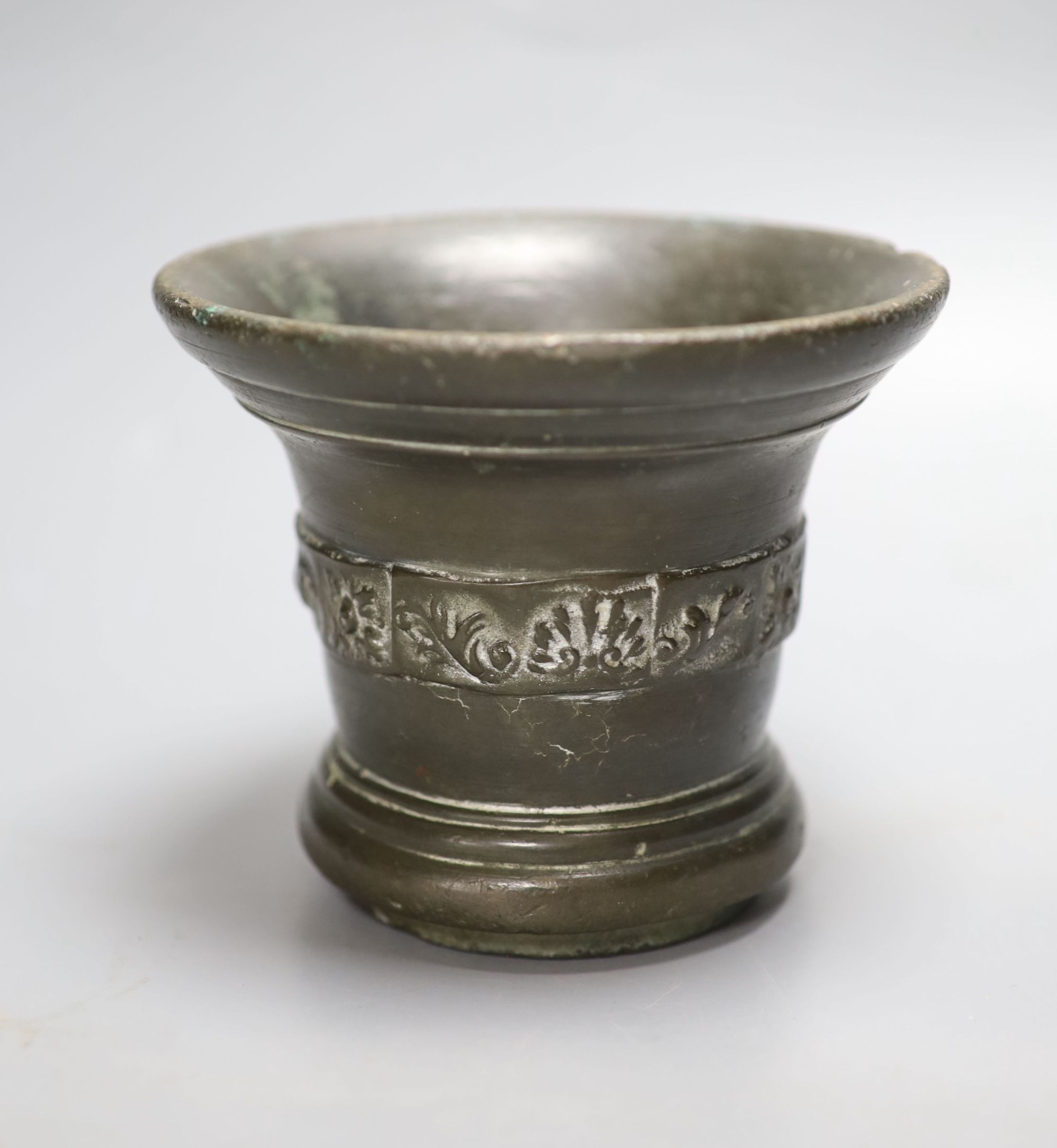 An 18th century style bronze mortar, height 11.5cm